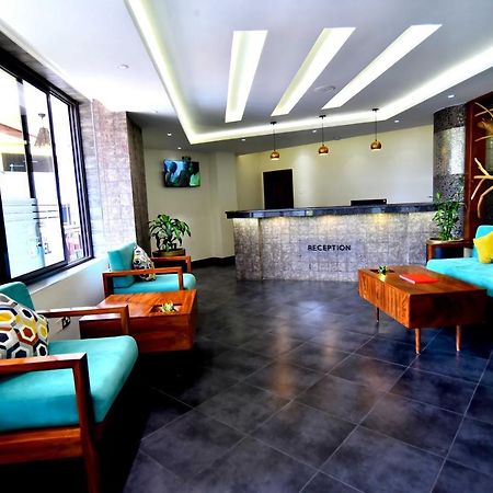 Victoria Mews Hotel Kampala Exterior foto